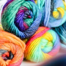 Gründl Spectra Felt Wool (Oeko-Tex Certified, 100% Virgin Wool for Felting, 100 g / 100 m, 1 Ball of 100 g), Wild Berry Multicoloured