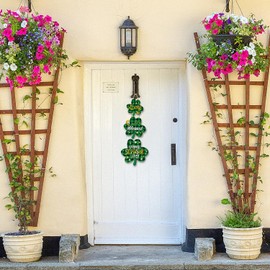 Xylocore St Patricks Day Door Decorations, Shamrock Shaped Hanging Sign for St. Patrick's Day Decor, St Patricks Day Shamrock Wreaths for Front Door, St Patty's Day Decorations Indoor Outdoor