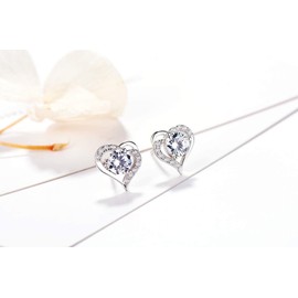 TYPPKMM 925 sterling silver women's earrings, hollow zirconia heart-shaped, zirconia earrings with screw studs, low allergenicity, elegant gift box packaging, for girlfriend and mother Sister's birthday and Christmas gift (silvery)