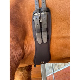 Preto New Dressage Girth Synthetic Memory Foam Equine Girth Anatomical With Elasticated Ends Horse Saddle Girths Anti-Chaff & Anti-Gall with Comfort Cushioning Performance Ergonomically Shaped