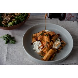 Liokareas Santorini Sun-Dried Tomato Olive Oil - Greek Extra Virgin Olive Oil - Cold Pressed With Santorini SunDried Tomatoes - Organic - NonGMO - Gluten Free - 2022 International Award Winner