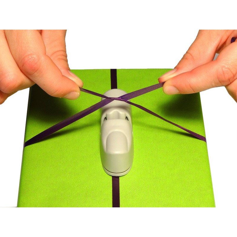 Wrapping thumb - wrapping gifts and tying knots made easy!