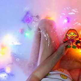 Glo Pals Juguete de baño activado por agua de Sésamo Street Julia con 6 cubos de luz reutilizables para juego sensorial