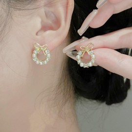 Yheakne Vintage Crystal Pearl Hoop Earrings Tiny Gold Bow Stud Earrings Rhinestone Pearl Stud Earrings Rhinestone Circle Earrings Jewellery for Women