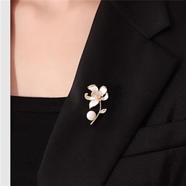 Lotus Flower Brooch Rhinestone Pearl Lotus Lapel Pin Pearl Flower Badge Brooch Women's Clothing Accessory Brooch Anti-Glare Brooch Scarf Clip Jewellery, Metal