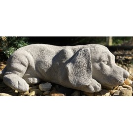 G&H Decor - 19cm Sleeping Dog Garden Ornament - Concrete Garden Ornaments - Hand Finished with Intricate Detail - Suitable for Indoor or Outdoor Use - Frost Resistant Sleeping Dogs Memorial Sculpture