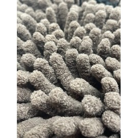 Pampered Pooch Microfiber Noodle Mat for Dogs, Super Absorbent, Quick Drying, Traps Water and Dirt, Machine Washable with Non Slip Back (Small 28"x20", Brown)