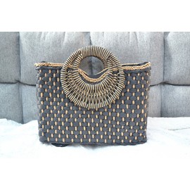 QZUnique Hand-woven Straw Bag Women Summer Beach Handbag Purse Retro Rattan Tote Clutch Travel Bag with Wood Round Top Handle, G-black, One Size