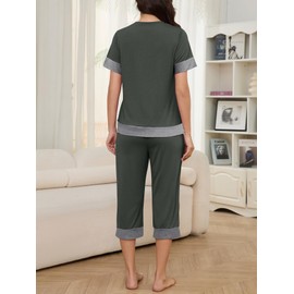 HONG HUI Women's Pajama Set Sleepwear Tops with Capri Pants Casual and Fun Prints Pajama Sets,L