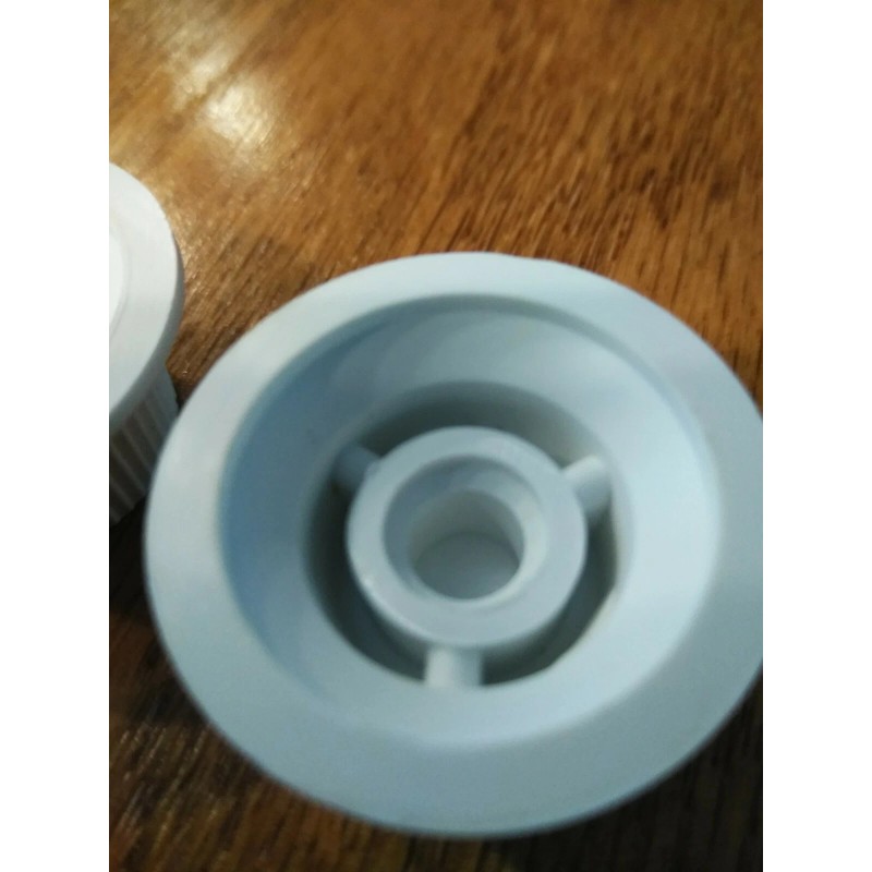 Fender 2 Genuine Fender Volume Knobs for Stratocaster / Split