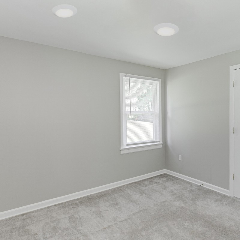 Generation Lighting 14916RD-15 Transitional LED Fixture from Seagull - Traverse