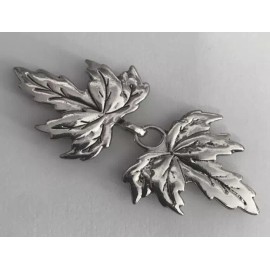silver lady inc Leaf cloak clasp  in silver metal clip on style