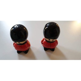 Royal Guard Cruet Set - Salt and Pepper Shakers/British Souvenir from London England UK for Kitchen or Home