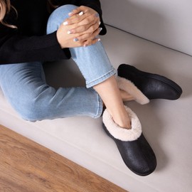 EverFoams Women's Micro Suede Cozy Memory Foam Winter Slippers with Fuzzy Faux Fur Collar and Indoor Outdoor Rubber Sole (Black, Size 11-12 M US)