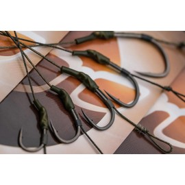 Korda Dark Matter Rig Wide Gape Size 6 | 20lb Barbed Carp Fishing Rig | Pre-Tied, Heavy-Sinking Braid, Aggressive Hook Rotation for Optimal Catching