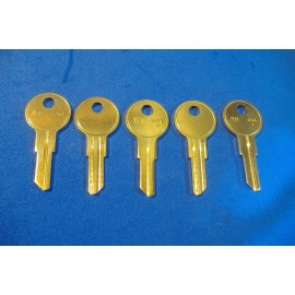 LOT OF FIVE LOCKSMITH Y11 KEY BLANKS FITS YALE SOLID BRASS MADE IN USA  BLANK