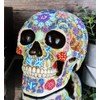 Ebros Totenkopf-Figur Dias De Los Muertos, Blumenschädel, Blumen- und Tierwelt,
