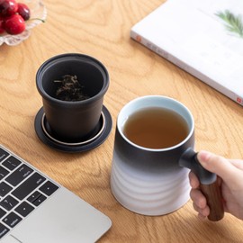 ZENS Tea Cup with Infuser and Lid, Wood Handle Loose Tea Steeper Mug, 12 Ounces Matte Gradient Embossed Ceramic Stainer Mug for Tea Gifts, Black & White