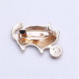 chenxiaonan Cute Black Cat Playing Ball Brooch Pin Cat Alloy Enamel Pin Cartoon Animal Badge Pin Casual Brooch Pins Creative Kitten Pin for Clothes Bag Decor, Metal
