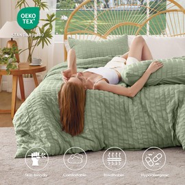 FreshCulture Sage Green Duvet Cover Queen Size, 3-Piece Seersucker Duvet Cover Set, Ultra Soft Microfiber Bedding for All Seasons, Zipper Closure & Corner Ties(90"x90" + 2 PillowSham 20"x26")