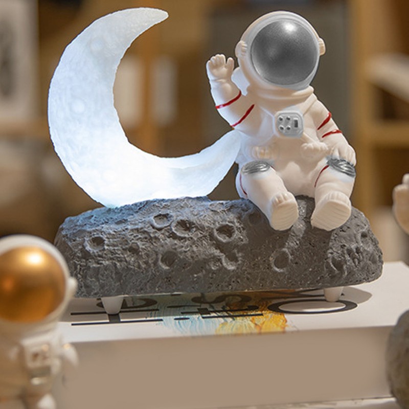 Wireless Bluetooth Speaker with LED Light Astronaut and Moon Shape