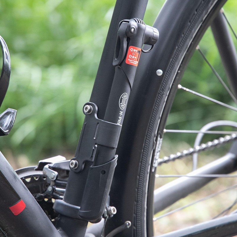 HEYNER® Hand Pump for Bicycles, Compact Bicycle Pump with Replaceable