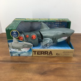 Battat TERRA by Battat Realistic RC Great White Shark New In Box Pool Bath Bathtub Toy