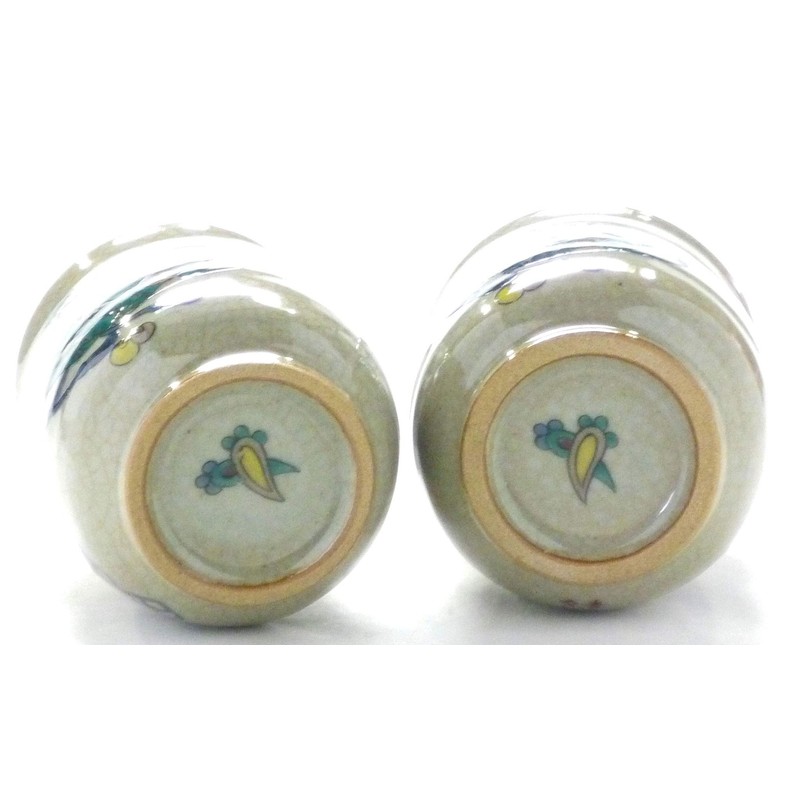 九谷焼 [Couple Tea Bowls] 宝尽kusi "Back Picture"
