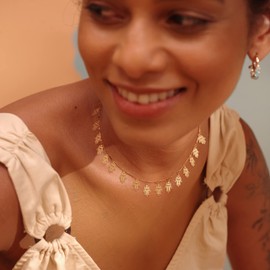 Fettero Cute Choker Necklace for Women Colorful Daisy Flower Choker Cute Chain Choker Necklace Delicate Fashion Gold Dainty Simple Necklace for Women Jewelry Gifts -Hand