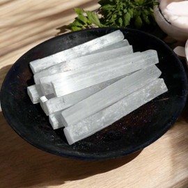 Natural Selenite Sticks Crystal Wands Cleansing Crystal Quartz Raw Selenite Healing Stick for Reiki Spiritual Energy & Meditation (Pack-5)