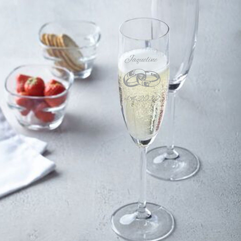 laser-diele 2 Leonardo Champagne Glasses with Engraving – Gift for