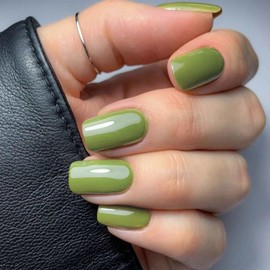 KQueenest Acrylic Press on Nails Short Medium Square, Green False Nails Short Coffin, Glossy Natural Solid Color Fake Nails Set, Reusable Gel Stick on Nail for Women Finger Daily Wear 24 Pcs