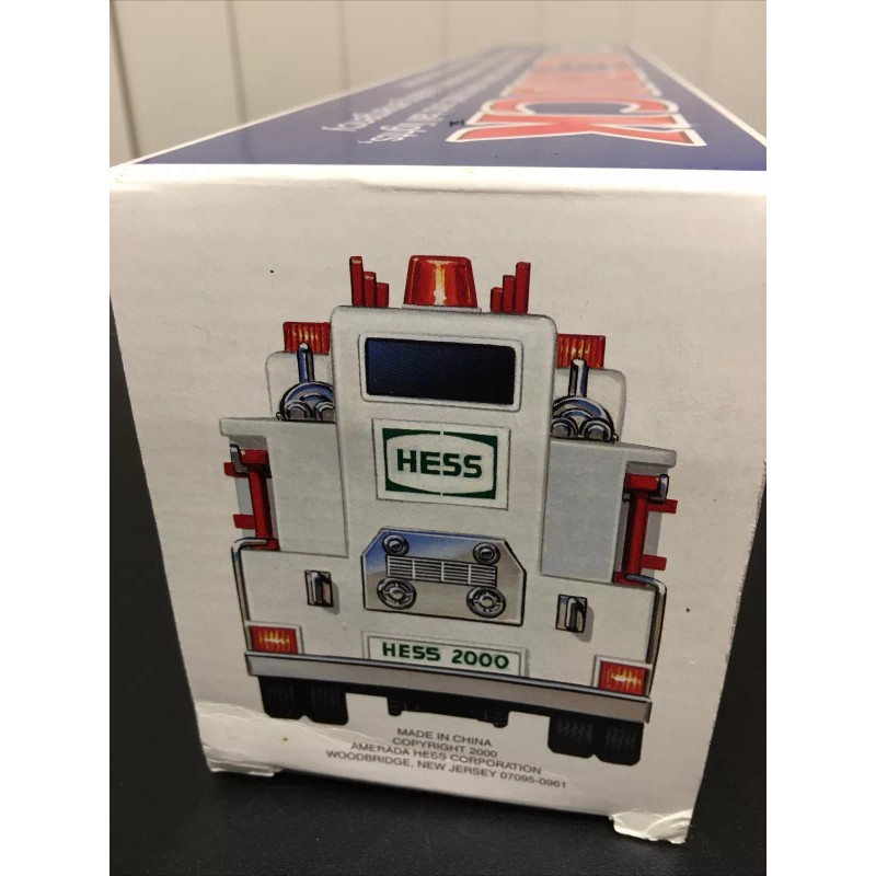 New Collectible 2000 Hess Fire Truck Mint in Box Battery