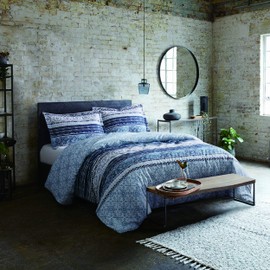 French Connection Tangler, Reversible Queen Duvet Cover 3- Piece Set - Ultra- Soft and Comfortable Material - (1) 92 x 96” Duvet and (2) 21 x 27 Pillow Shams, Grey