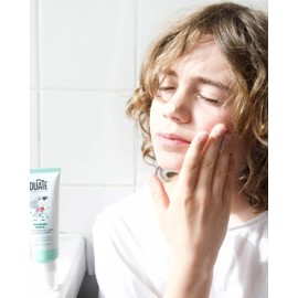 OUATE - Ma Idéal Crème – feuchtigkeitsspendende und beruhigende Gesichtscreme – 9 – 11 Jahre – Bio-Sheabutter – 97 % Inhaltsstoffe natürlichen Ursprungs – Vegan – hergestellt in Frankreich – Tube 50