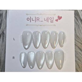 White Bling Magnet Handmade Nail Tips / 화이트블링자석 수제네일팁