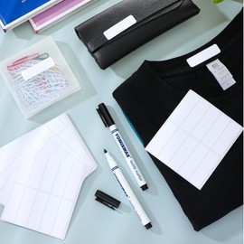 SHENGYIG 90 Stück Etiketten für Kleidung, Textiletiketten Selbstklebend, mit Stift, Wasserfest Beschriftungsschilder, 3 Größen Etiketten zum Beschriften, für Markieren von Gegenständen