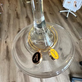 Pozbee 26 Pcs Alphabet Wine Charms for Stem Glass, Gold Metal Circle with Black Letters (A-Z), Wine Cocktail Glass Stem Identifier Tags for Weddings, Parties, Letter Enamel Charms (Black 26 Pcs)