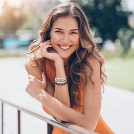 Multi-Layer Leather Bracelets for Women Infinity Leather Wrap Bracelets Bohemian Stackable Wristband Cuff Bangle Bracelet with Magnetic Clasp (White)