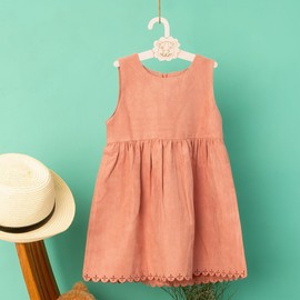 Cabilock Pack of 5 Wooden Baby Clothes Hangers with Lion Animal Designs, Cute Children's Clothes Hangers for Toddlers, Infant Clothes Hangers for Nursery Baby Clothes