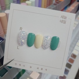 Aurora Sculpture Glitter Nail - Glue / 오로라조각 글리터 네일 - 글루