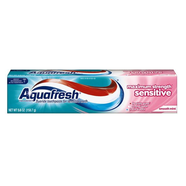 Aquafresh Maximum Strength Toothpaste for Sensitive Teeth, Smooth Mint, 5.6 Ounce (Pack of 1)