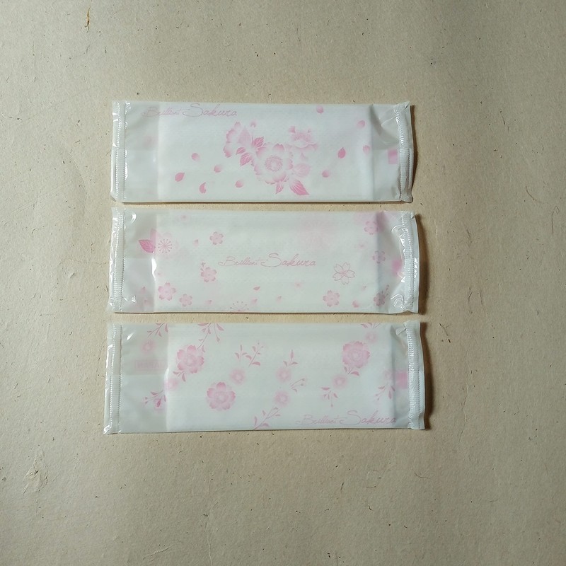 Kyushu Shoko SAKURA Hot Towels, 100 Pieces, Brilliant Sakura Disposable