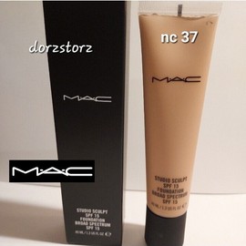 MAC Studio Sculpt Foundation SPF 15 *NC37* / 1.3 oz / New in box