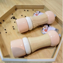 CASASUNCO Manual Salt and Pepper Grinder Set Salt & Pepper Mill Sets Wooden Salt Pepper Grinder Set Salt & Pepper Shakers Gift Set- Customized Coarseness - Ceramic Core - Peach (Set of 2, 6")