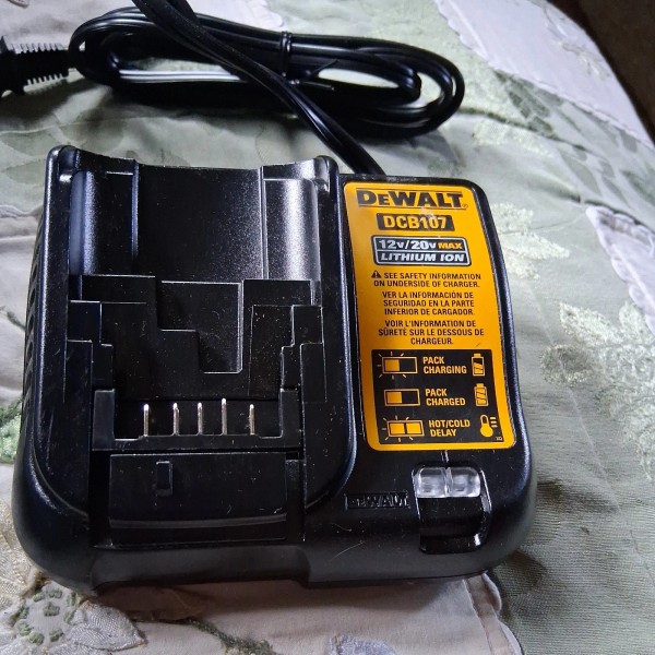 DEWALT New Dewalt 12V & 20V Max Li-ion Battery Charger