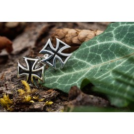 WINDALF Medieval Cross Stud Earrings RAHON Diameter 0.9 cm Templar Cross Iron Knight Cross Earrings Larp 925 Sterling Silver, Sterling Silver, No Gemstone