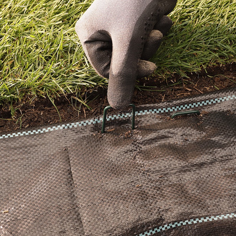 GardenMate 50 Artificial Grass Ground Anchors Half Green Hot-Dip Galvanised