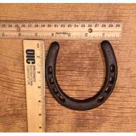 Vintage 4 Large Horse Shoes Rustic Cast Iron 5" tall x 4 3/4"wide (Set of 4) 0170-05208