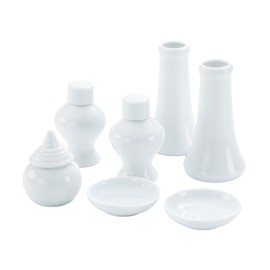 Kamidananosato offers a simple and clean set of 7 white ceramic pieces for offerings, including standard water, rice, salt, sake, sakaki stand, shrine utensils, and altars for ancestral spirits and